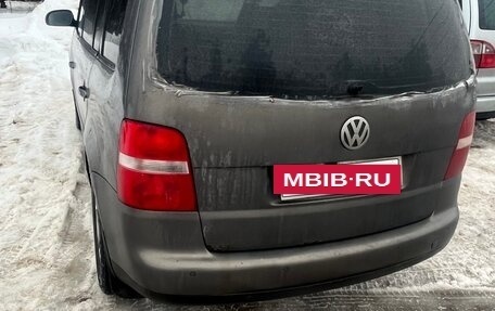 Volkswagen Touran III, 2004 год, 450 000 рублей, 2 фотография