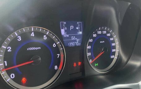 Hyundai Solaris II рестайлинг, 2015 год, 935 000 рублей, 17 фотография