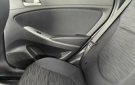 Hyundai Solaris II рестайлинг, 2015 год, 935 000 рублей, 19 фотография