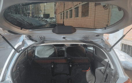 Toyota Yaris I рестайлинг, 2005 год, 289 900 рублей, 10 фотография