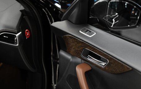 Jaguar F-Pace, 2016 год, 3 400 000 рублей, 22 фотография