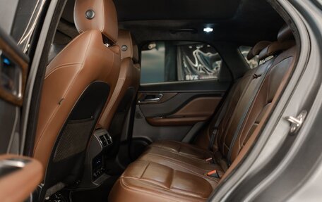 Jaguar F-Pace, 2016 год, 3 400 000 рублей, 32 фотография