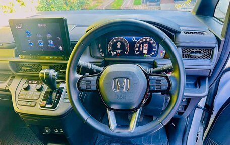 Honda Stepwgn, 2023 год, 2 500 000 рублей, 5 фотография