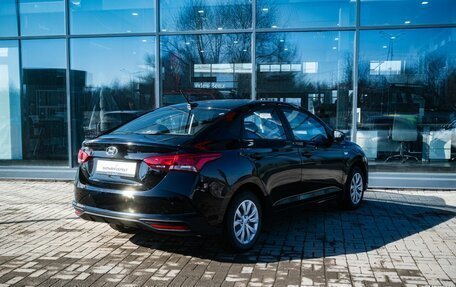 Hyundai Solaris II рестайлинг, 2021 год, 1 650 000 рублей, 2 фотография