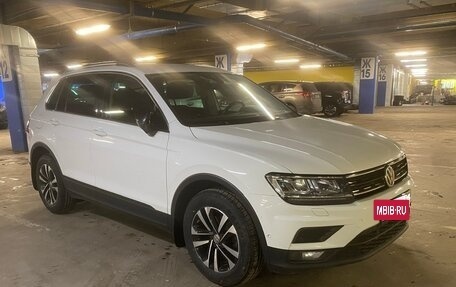 Volkswagen Tiguan II, 2019 год, 2 240 000 рублей, 2 фотография