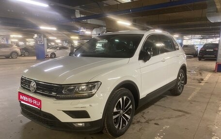 Volkswagen Tiguan II, 2019 год, 2 240 000 рублей, 3 фотография