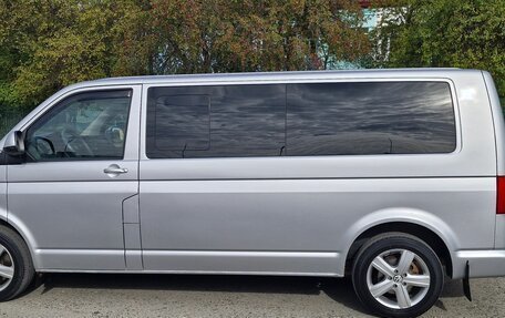 Volkswagen Caravelle T5, 2012 год, 2 300 000 рублей, 4 фотография