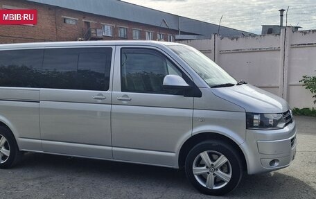 Volkswagen Caravelle T5, 2012 год, 2 300 000 рублей, 2 фотография
