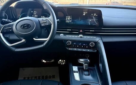 Hyundai Elantra, 2023 год, 1 850 000 рублей, 11 фотография