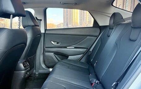 Hyundai Elantra, 2023 год, 1 850 000 рублей, 13 фотография