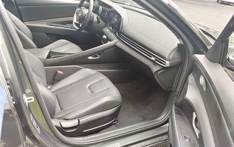 Hyundai Elantra, 2023 год, 1 800 000 рублей, 10 фотография