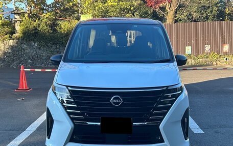 Nissan Serena, 2023 год, 2 750 000 рублей, 3 фотография