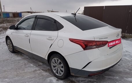 Hyundai Solaris II рестайлинг, 2021 год, 1 050 000 рублей, 1 фотография