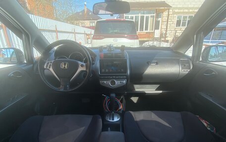 Honda Jazz I рестайлинг, 2007 год, 650 000 рублей, 28 фотография