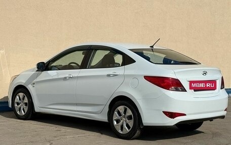 Hyundai Solaris II рестайлинг, 2015 год, 1 120 000 рублей, 11 фотография