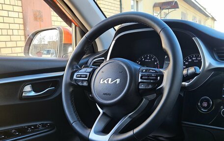 KIA Rio IV, 2021 год, 1 370 000 рублей, 12 фотография