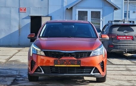 KIA Rio IV, 2021 год, 1 370 000 рублей, 2 фотография