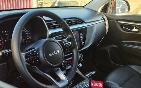 KIA Rio IV, 2021 год, 1 370 000 рублей, 9 фотография