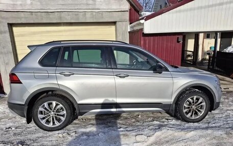 Volkswagen Tiguan II, 2018 год, 2 900 000 рублей, 3 фотография