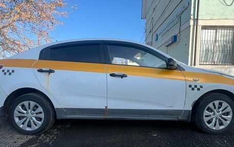 KIA Rio IV, 2018 год, 605 000 рублей, 6 фотография