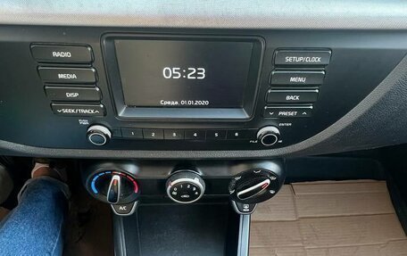 KIA Rio IV, 2018 год, 605 000 рублей, 12 фотография