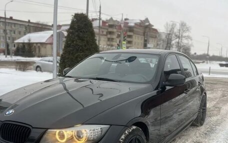 BMW 3 серия, 2011 год, 1 350 000 рублей, 3 фотография