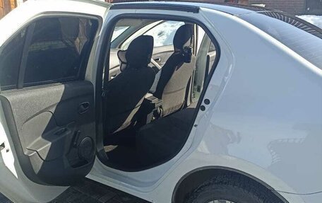 Renault Logan II, 2019 год, 650 000 рублей, 5 фотография