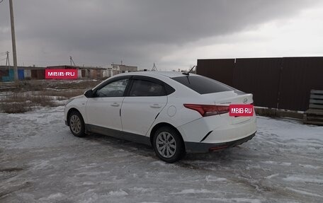 Hyundai Solaris II рестайлинг, 2021 год, 1 050 000 рублей, 5 фотография