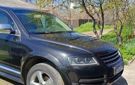 Volkswagen Touareg III, 2004 год, 1 050 000 рублей, 2 фотография