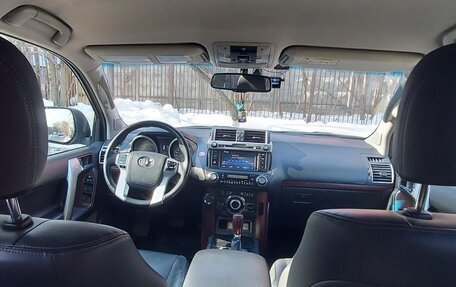 Toyota Land Cruiser Prado 150 рестайлинг 2, 2017 год, 4 950 000 рублей, 13 фотография