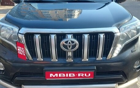 Toyota Land Cruiser Prado 150 рестайлинг 2, 2017 год, 4 950 000 рублей, 5 фотография