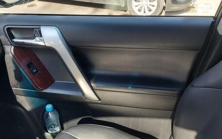 Toyota Land Cruiser Prado 150 рестайлинг 2, 2017 год, 4 950 000 рублей, 19 фотография