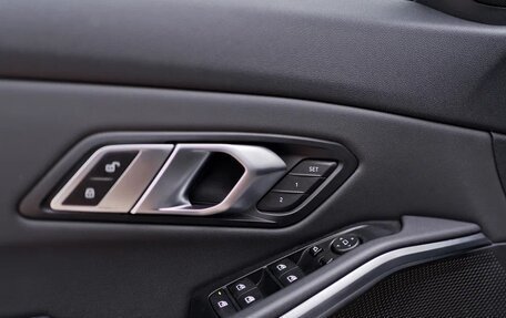 BMW 3 серия, 2019 год, 5 590 000 рублей, 13 фотография