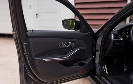 BMW 3 серия, 2019 год, 5 590 000 рублей, 14 фотография