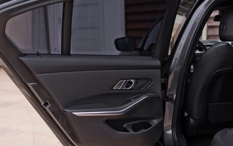 BMW 3 серия, 2019 год, 5 590 000 рублей, 15 фотография