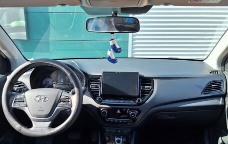 Hyundai Solaris II рестайлинг, 2020 год, 1 690 000 рублей, 8 фотография