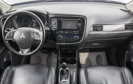 Mitsubishi Outlander III рестайлинг 3, 2012 год, 1 299 000 рублей, 10 фотография