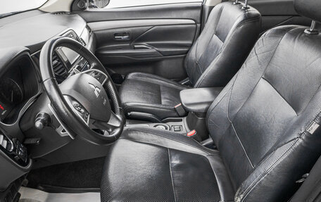 Mitsubishi Outlander III рестайлинг 3, 2012 год, 1 299 000 рублей, 11 фотография