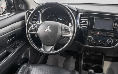 Mitsubishi Outlander III рестайлинг 3, 2012 год, 1 299 000 рублей, 18 фотография
