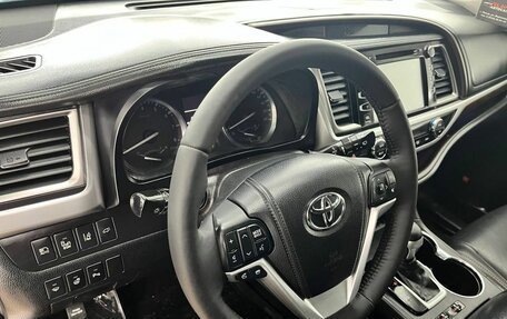 Toyota Highlander III, 2014 год, 2 997 000 рублей, 14 фотография