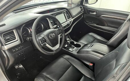 Toyota Highlander III, 2014 год, 2 997 000 рублей, 17 фотография