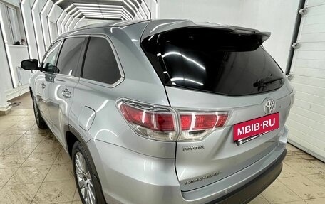 Toyota Highlander III, 2014 год, 2 997 000 рублей, 4 фотография