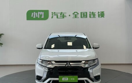 Mitsubishi Outlander III рестайлинг 3, 2022 год, 2 270 000 рублей, 2 фотография