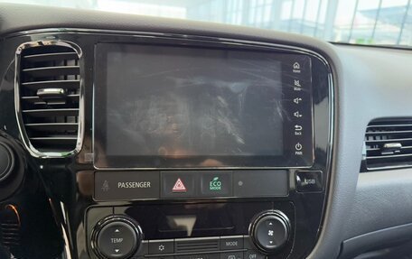 Mitsubishi Outlander III рестайлинг 3, 2022 год, 2 270 000 рублей, 11 фотография