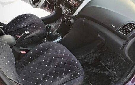 Hyundai Solaris II рестайлинг, 2013 год, 850 000 рублей, 10 фотография