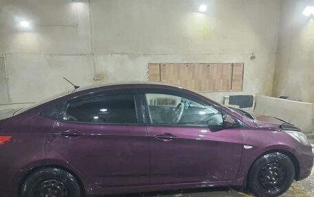 Hyundai Solaris II рестайлинг, 2013 год, 850 000 рублей, 2 фотография