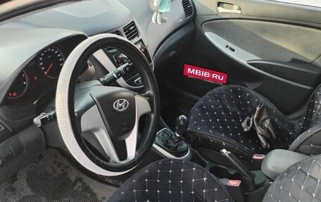 Hyundai Solaris II рестайлинг, 2013 год, 850 000 рублей, 6 фотография