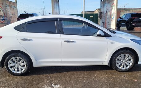 Hyundai Solaris II рестайлинг, 2021 год, 1 700 000 рублей, 3 фотография