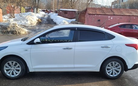 Hyundai Solaris II рестайлинг, 2021 год, 1 700 000 рублей, 4 фотография