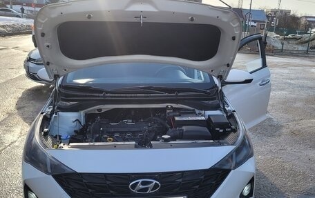 Hyundai Solaris II рестайлинг, 2021 год, 1 700 000 рублей, 15 фотография